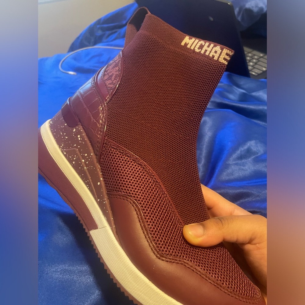 9W Michael Kors Swift Stretch Knit and Crocodile Embossed Leather Sock Sneakers